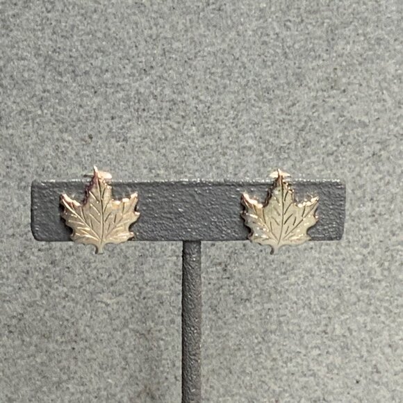Clip-On Earrings Pin Brooch Set As Is Silver Maple Leaf Vintage Autumn Fall Chic - Picture 3 of 8